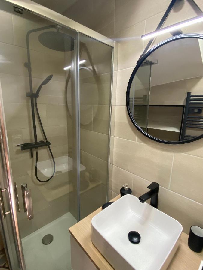 T2 4 Places 4Min A Pied Chateau Pau Eksteriør bilde